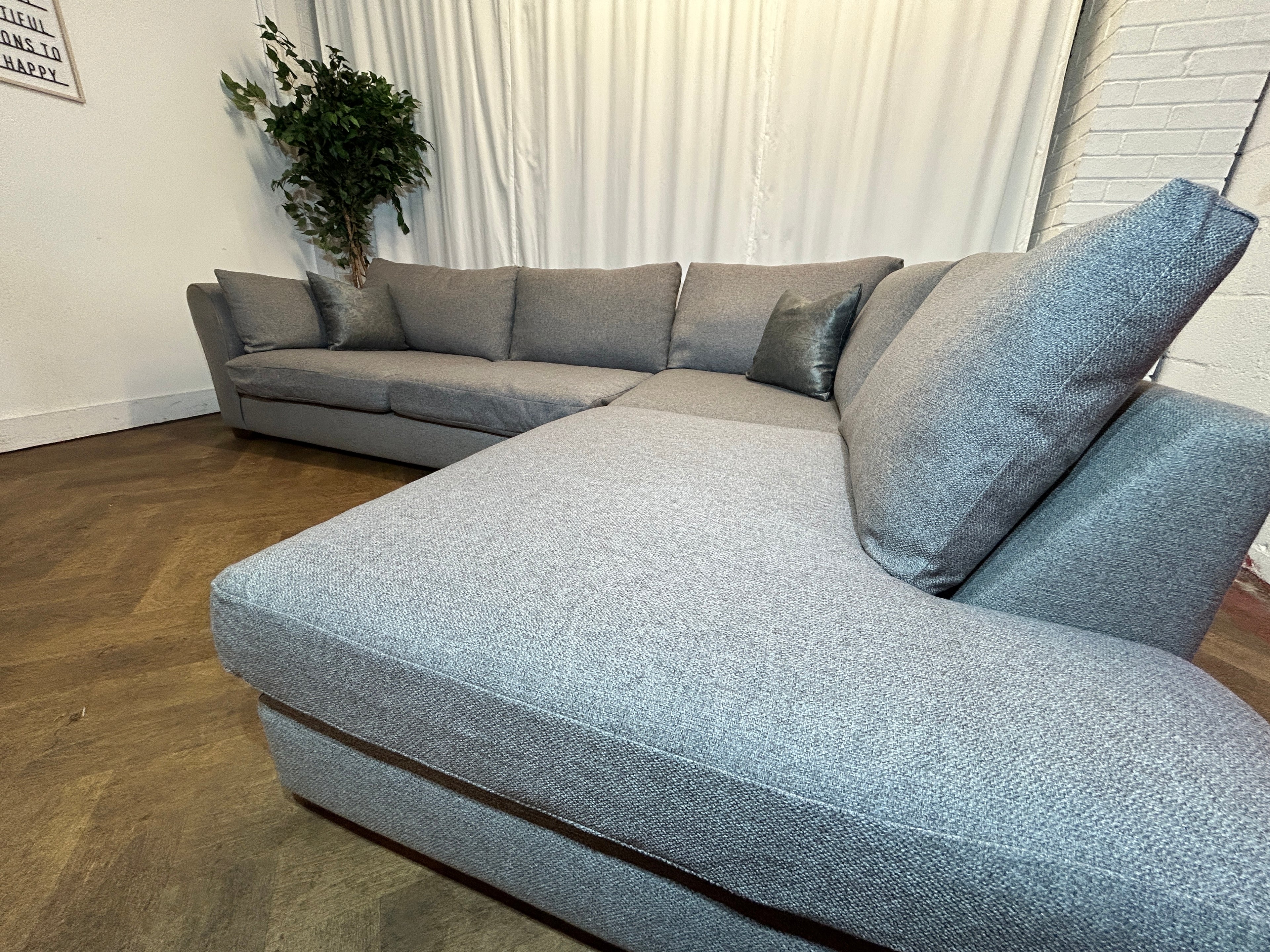 DFS Grey Kaizer, Left Hand Chaise