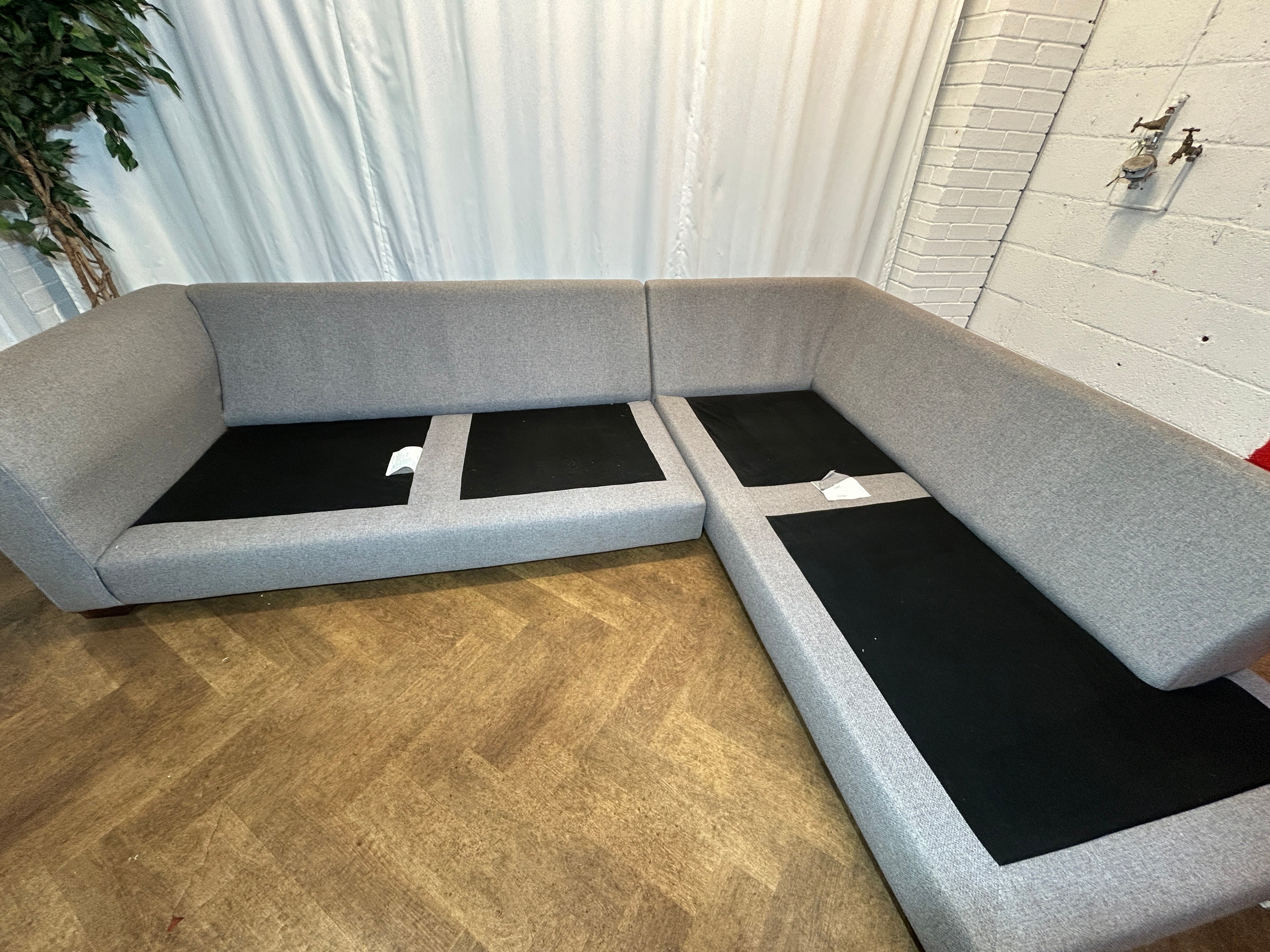 DFS Grey Kaizer, Left Hand Chaise