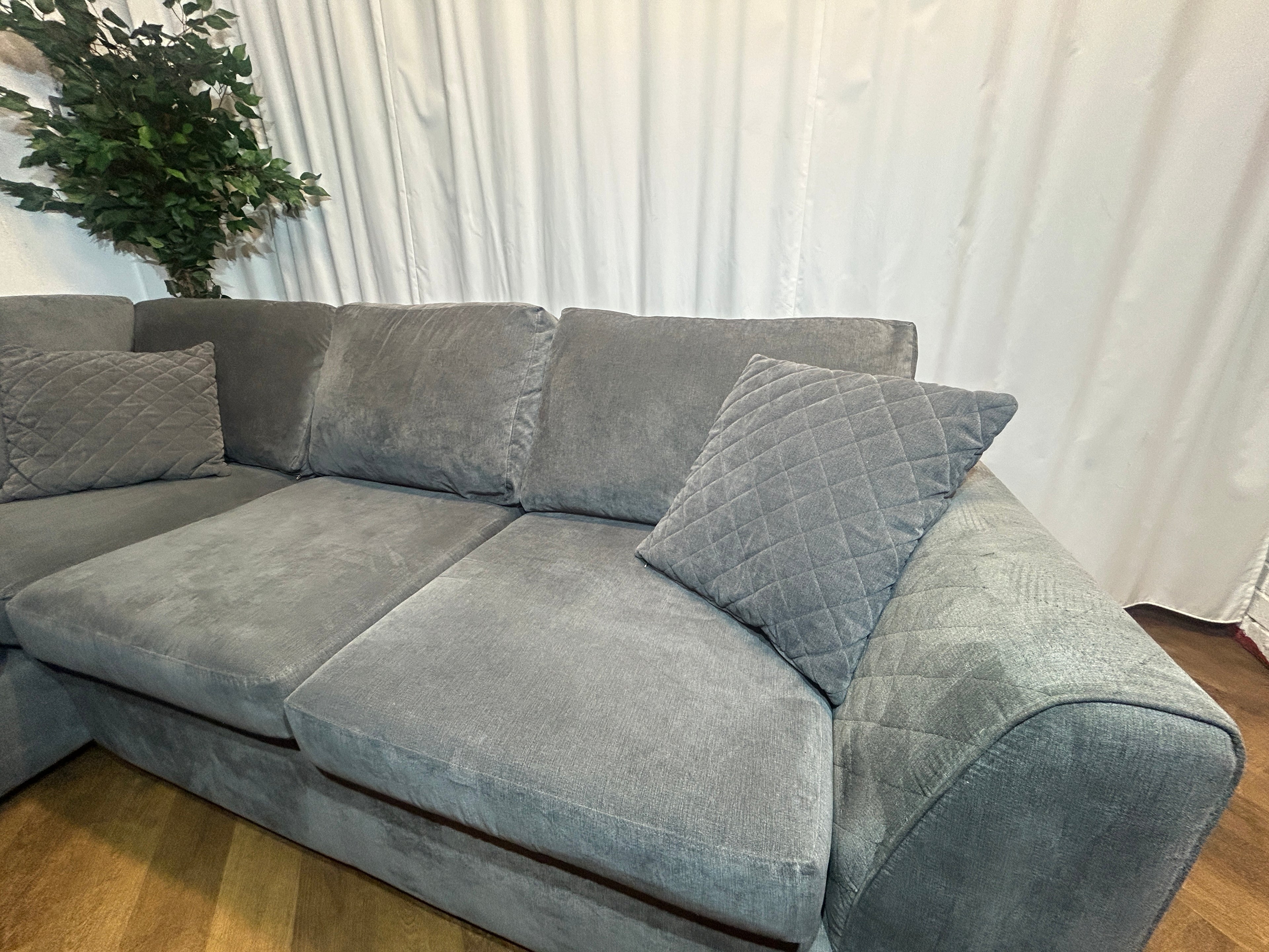 Grey DFS Orka With Right Hand Chaise
