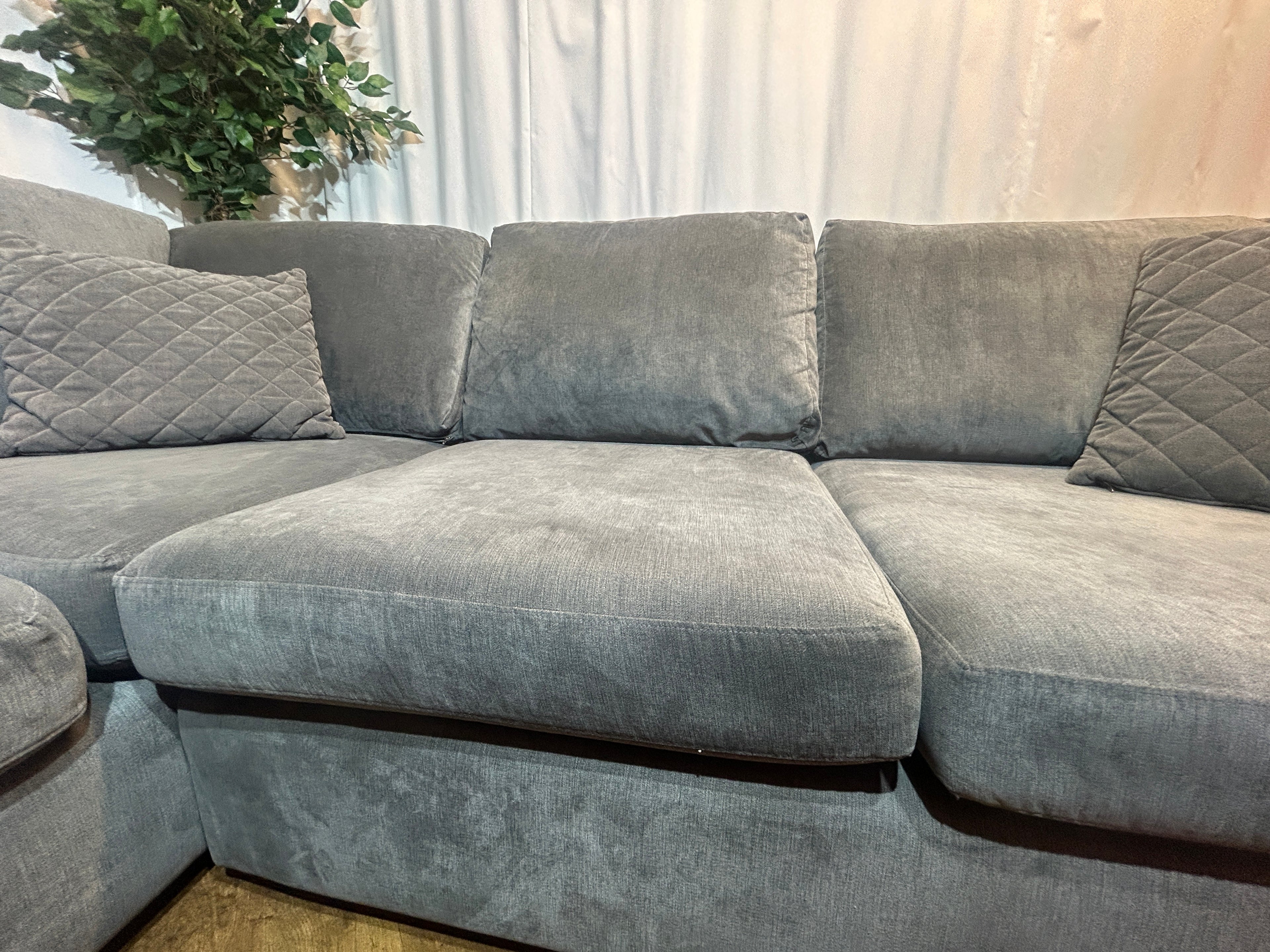 Grey DFS Orka With Right Hand Chaise