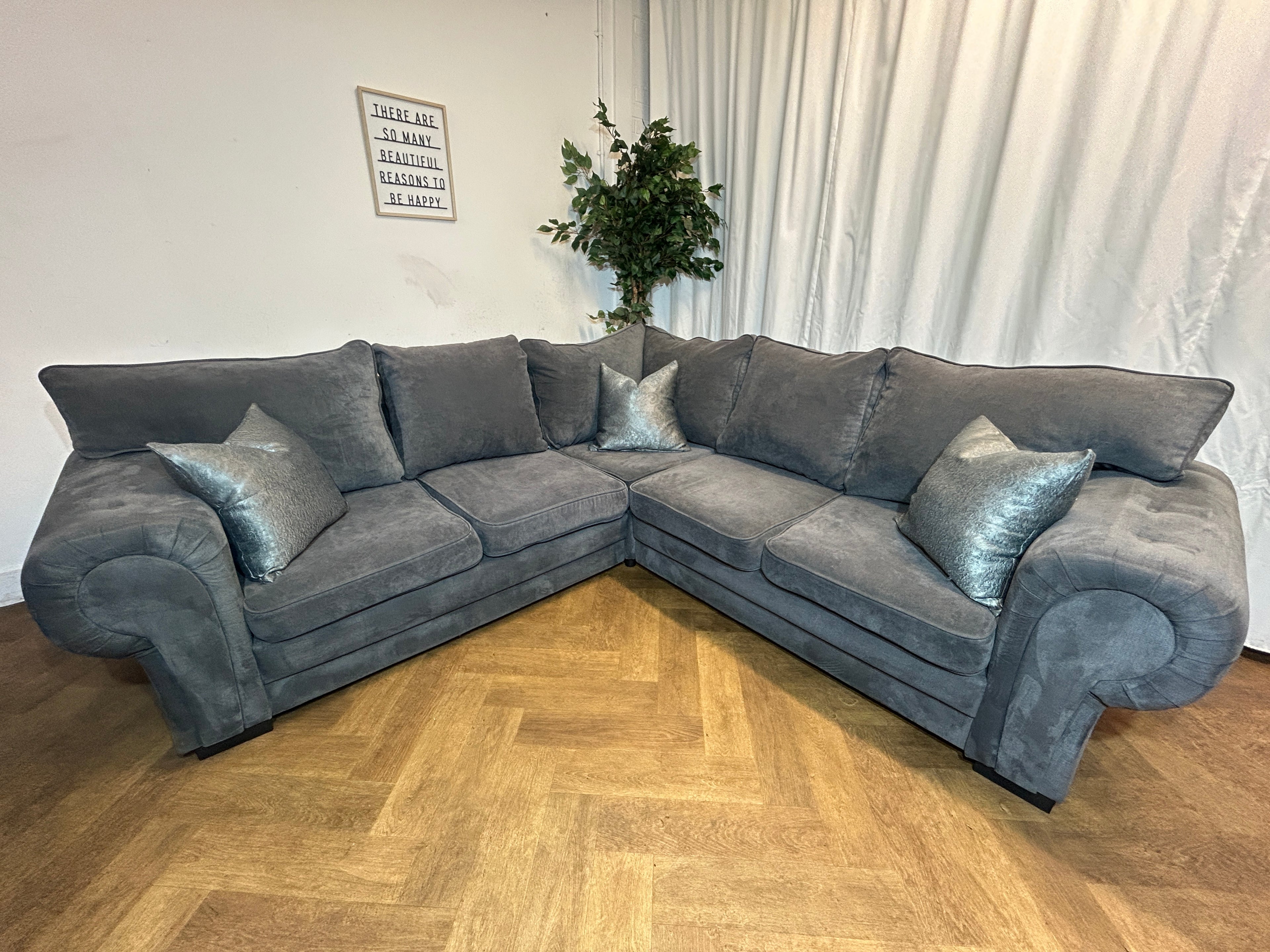 Stunning Charcoal Verona Style Corner sofa