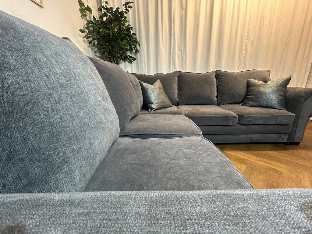 Stunning Charcoal Verona Style Corner sofa