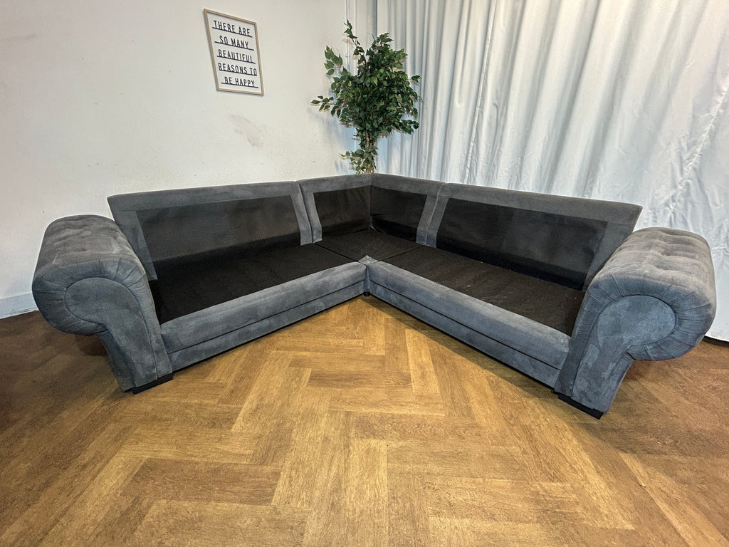 Stunning Charcoal Verona Style Corner sofa