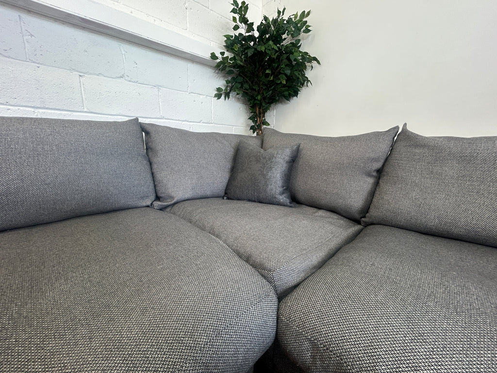 Stunning Grey Corner Sofa, Left Hand Chaise