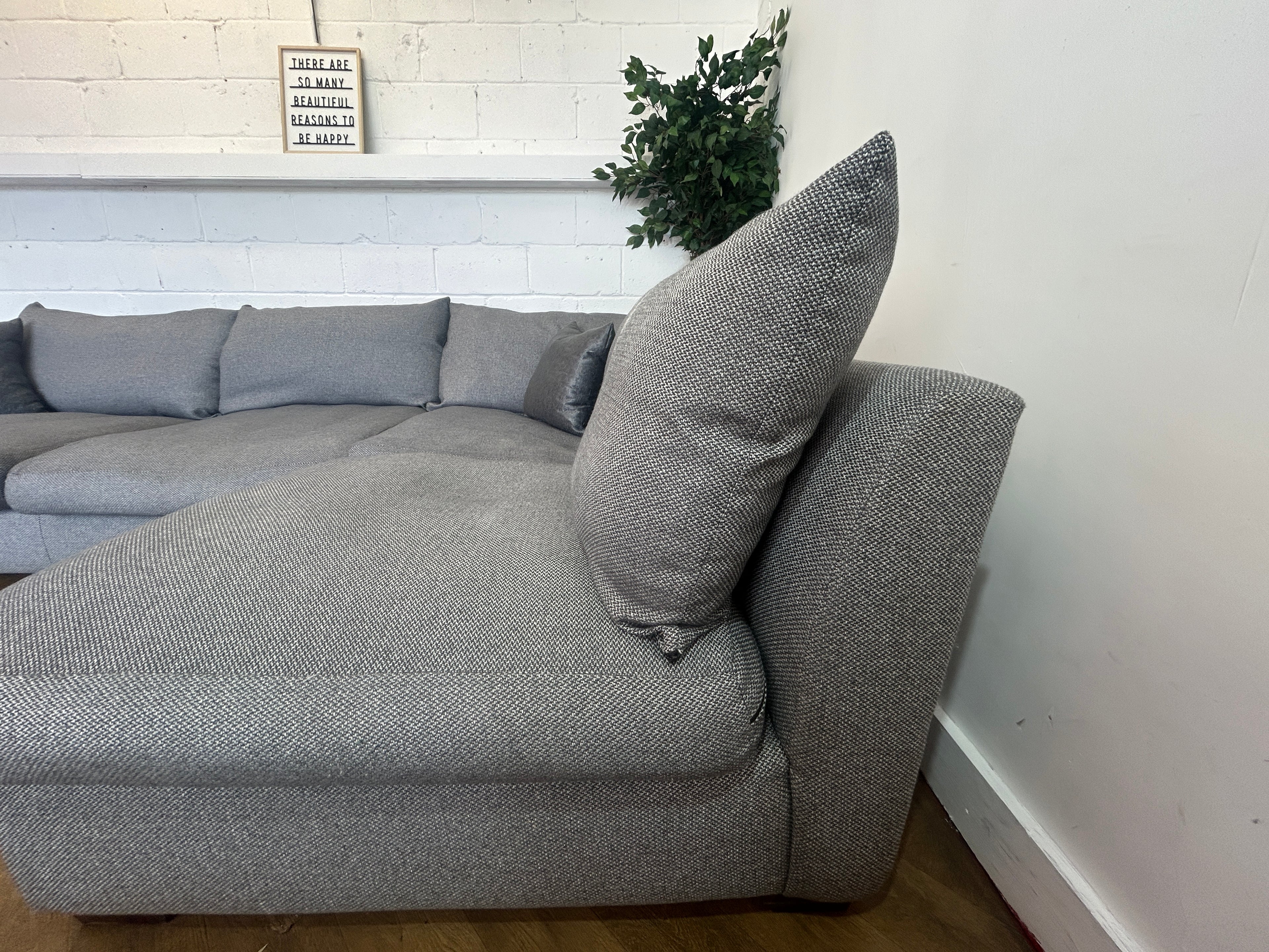Stunning Grey Corner Sofa, Left Hand Chaise